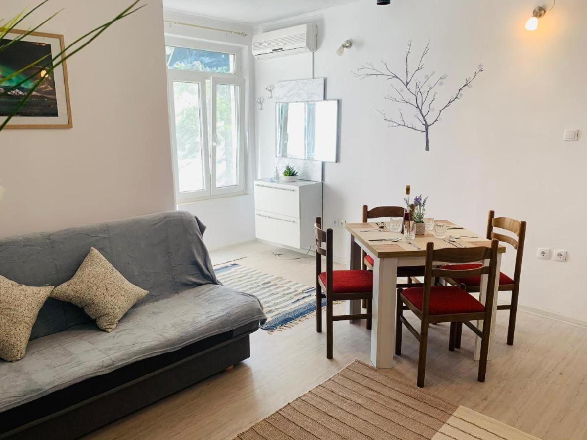 Apartman Flora'S Garden Apartment Korčula Екстериор снимка