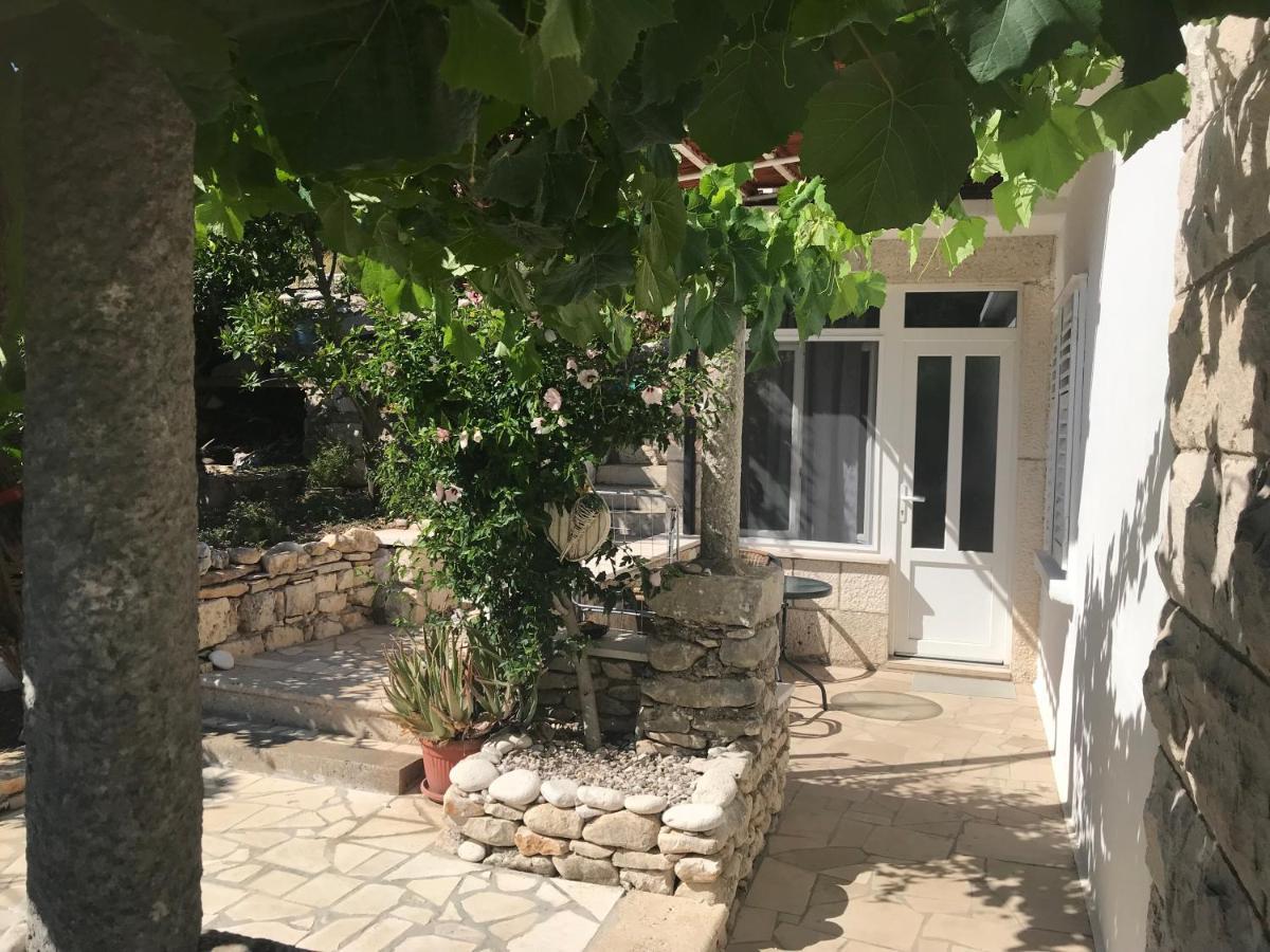 Apartman Flora'S Garden Apartment Korčula Екстериор снимка